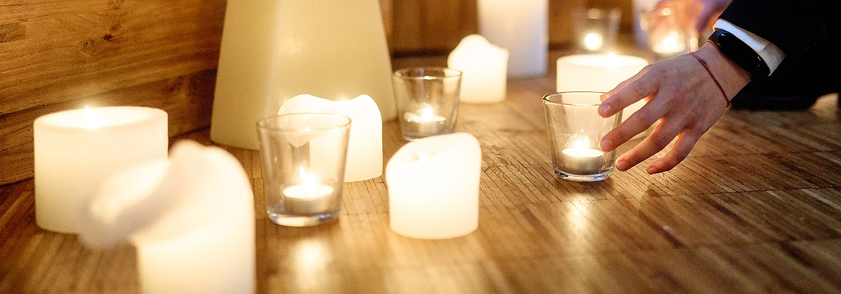 Kerzen auf einem Tisch